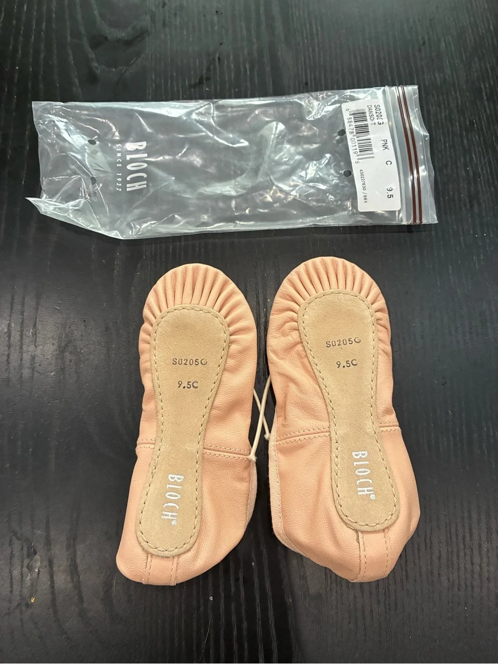 NWT Bloch Kids Ballet Slippers in Peach Pink